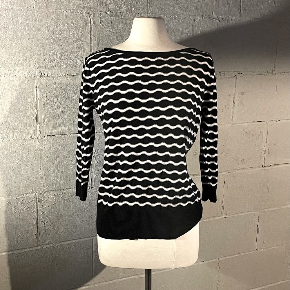 Monochrome boatneck top